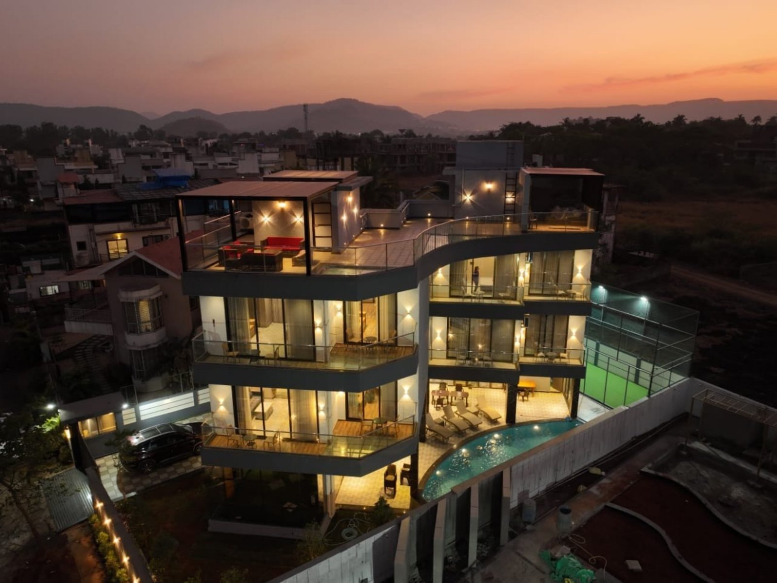 Tourtly Villa 6Bhk